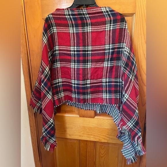 Reversible Plaid/Houndstooth Poncho - Picture 2 of 5